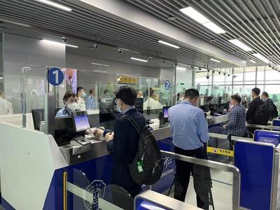 琶洲港澳(ao)客運口岸(an)清(qing)明(ming)假(jia)期出入(ru)境(jing)高峰(feng)時段溫馨提(ti)示