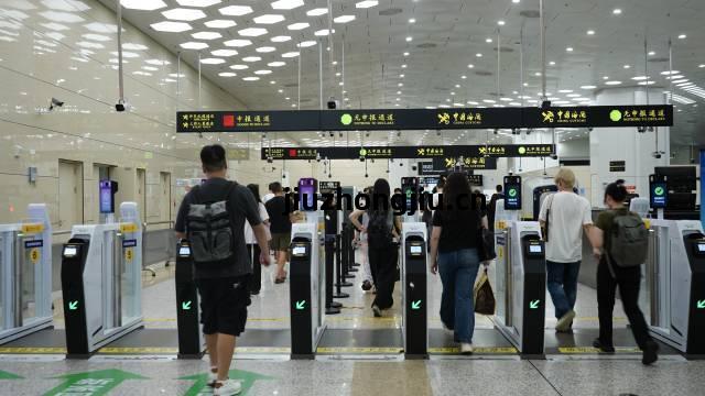 山西(xi)省(sheng)人民政府駐廣(guang)州辦(ban)事處(chu) 您的南(nan)方出入(ru)境(jing)服(fu)務(wu)便(bian)捷(jie)窗口